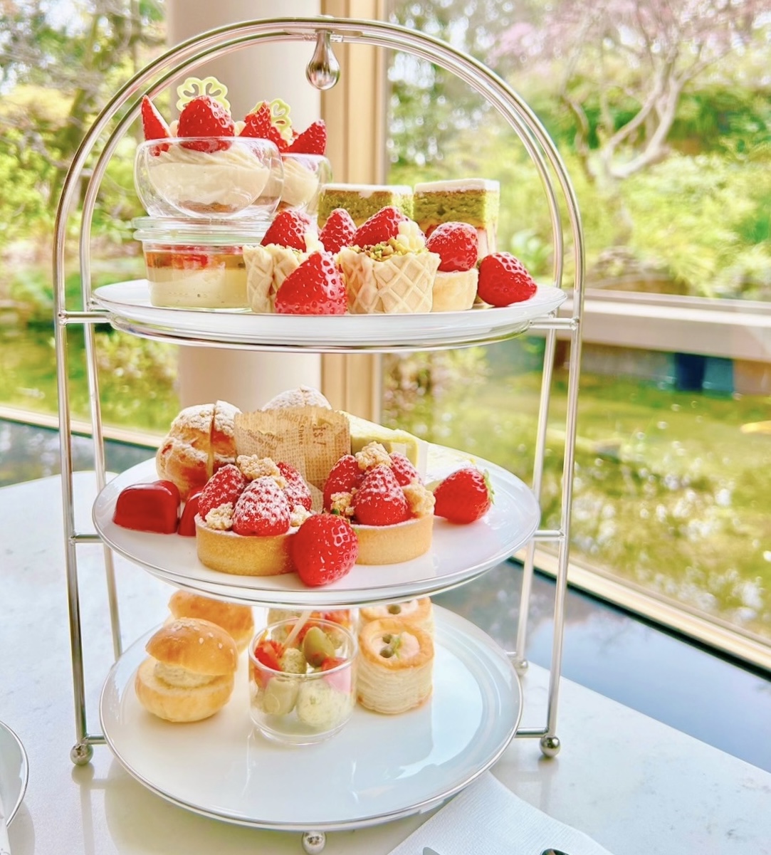 いちごと桜のアフタヌーンティーセット